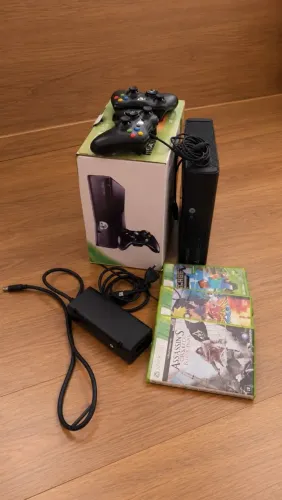 Xbox 360 super slim original