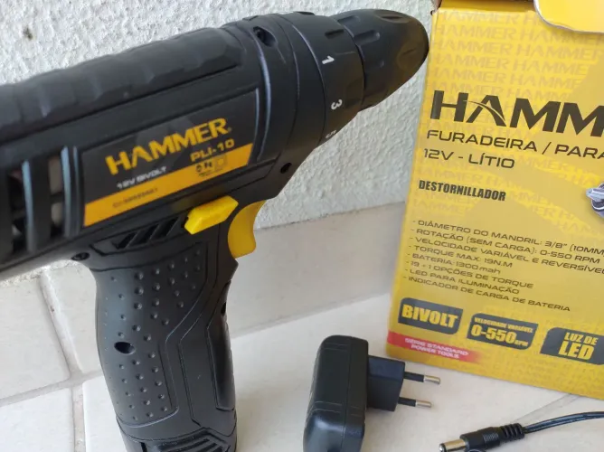 Parafusadeira / furadeira Hammer 12V
