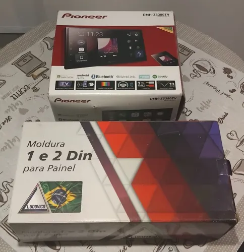 Vendo kit multimídia Pioneer, com tela, moldura da Strada Volcano e interface. Tudo junto!
