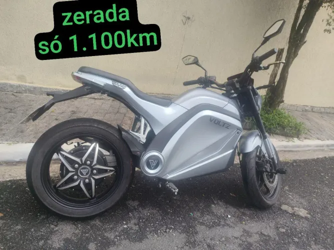 Voltz EVS 22/23 1 bateria MOTO IMPECÁVEL