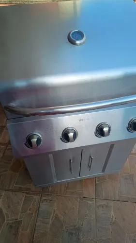 Churrasqueira inox a gás,4 queimadores com rodinhas