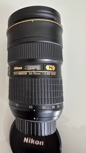 Lente AF-s Nikkor 24-70mm , 1:2,8G, ED com parasol