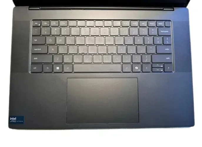 DELL PRECISION com Processador Intel ULTRA 7 - RAM 16GB DDR5 - HD 512GB SSD - RTX 2060