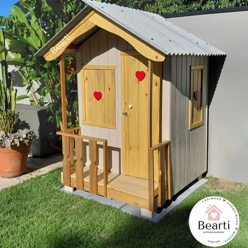 Casinha de boneca em madeira 1,1m x 1,2m x 1,7m