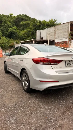 Hyundai Elantra Special Edit. 2.0 16V Flex Aut. 2017