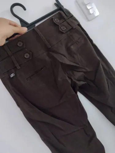 Calça marrom feminina 