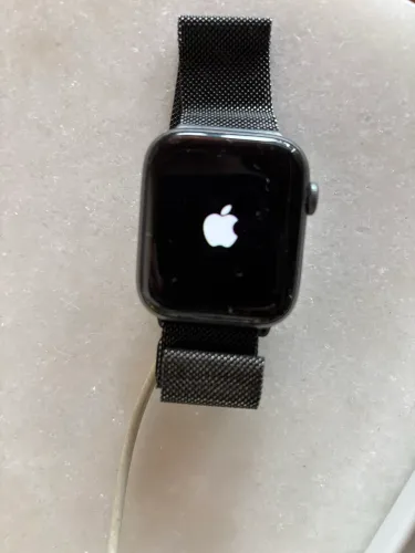 Apple Watch Series 5 44mm GPS + Cellular + Pulseira Milanese