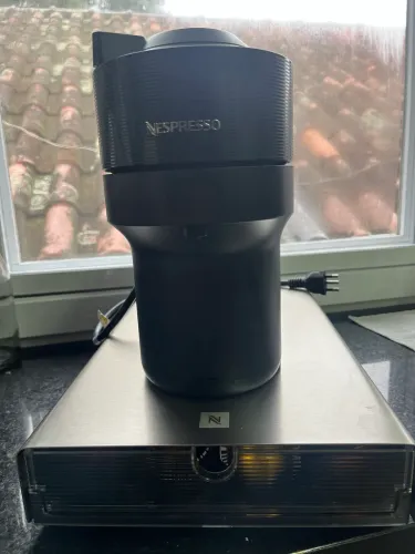 Cafeteira Nespresso + porta cápsulas