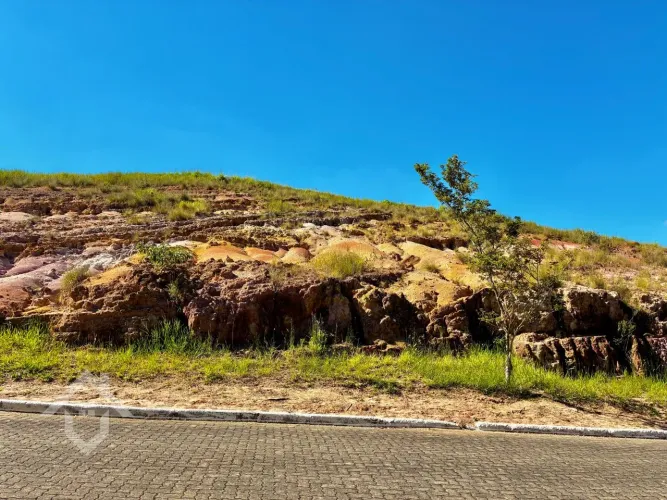 Terreno a venda no condomínio Terras de Santa Mariana em Caçapava - SP