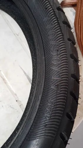Pneu de moto novo