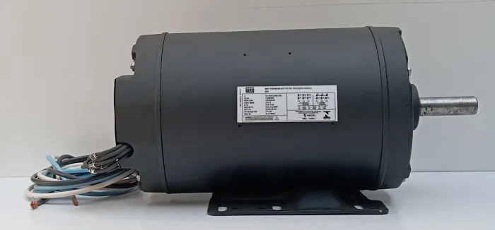Motor elétrico Weg trifásico 1740rpm