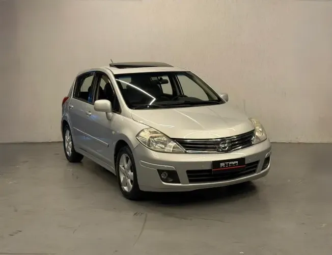 Nissan Tiida SL 1.8/1.8 Flex 16V Aut. 2011