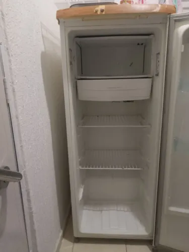 Vendo uma geladeira