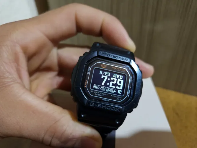 Relógio Casio G-shock DW- H5600<br><br>Tracker Dw-h5600-1 Preto<br><br>Tracker Dw-h5600-1 Preto