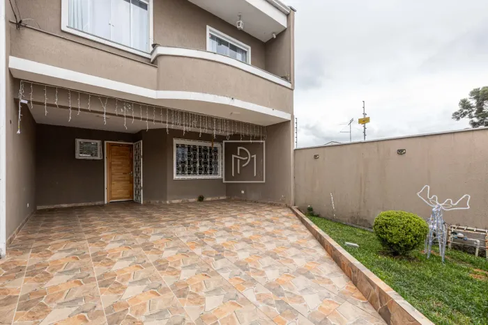 SOBRADO 3 QUARTOS NO FAZENDINHA PRÓXIMO JOÃO BETTEGA