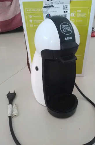 Máquina de café Dolce Gusto funcionando normalmente
