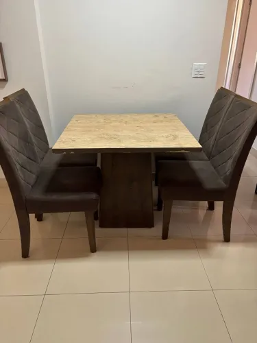Mesa 4 Cadeiras