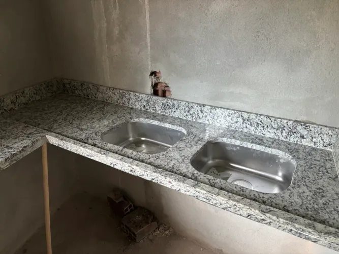 A L mármore e granito Serviço em geral ?