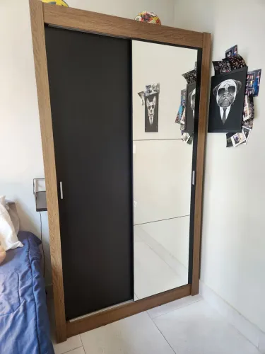 Guarda roupas moderno