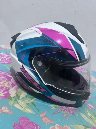 Vendo capacete feminino