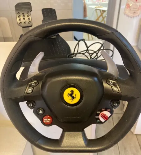 Volante Thrustmaster T80 Ferrari 488 GTB Edition - USADO