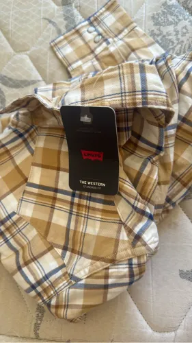 Blusas Levis original lindas 