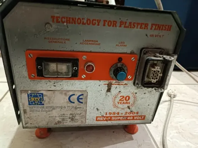 Máquina Italiana REV para Reboco, Textura e Acabamento aceito troca
