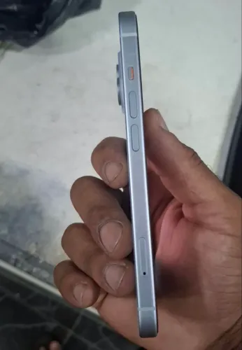 iPhone 15 normal