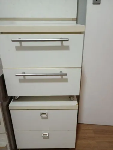 Vendo 2 criado mudos