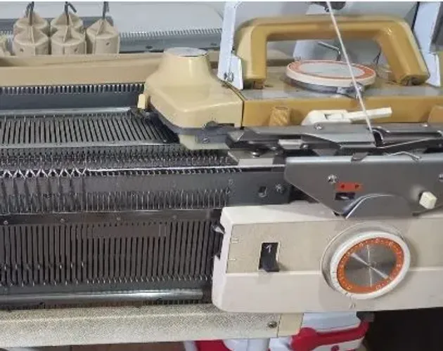 Máquina de tricô Lanofix 326 com frontura