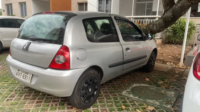 Renault Clio Hi-flex 1.0 16V 3P 2012