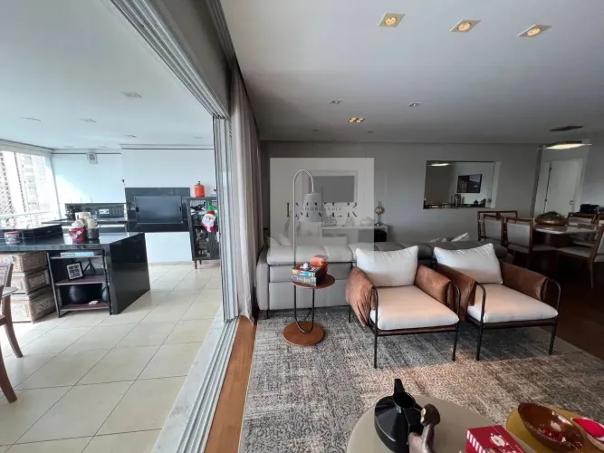 Condomínio Acervo Alto de Pinheiros 208 m² com 4 quartos em Alto de Pinheiros - São Paulo 