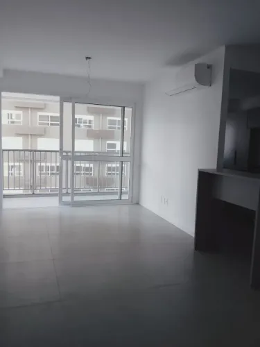 Imóvel para aluguel com 75 metros quadrados com 2 quartos em Passo da Areia - Porto Alegre