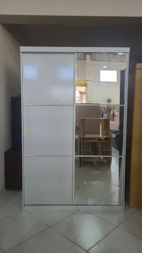 guarda roupa c/ espelho