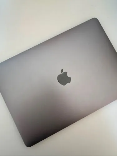 MACBOOK PRO 2020 - I5 3GB SSD 502GB - Touchbar