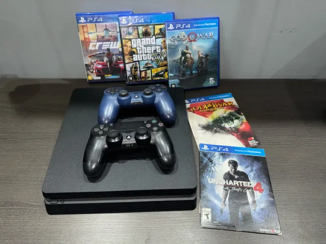 Playstation 4 Slim - 2 controles e 5 jogos