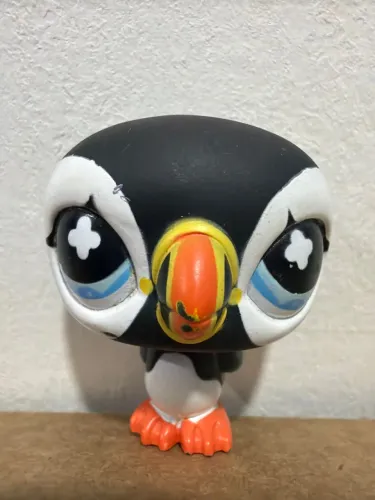 papagaio-marinho (puffin) Littlest Pet Shop (LPS) #654, lançado pela Hasbro.
