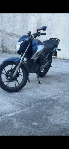 Titan 160 edição especial 40 anos
