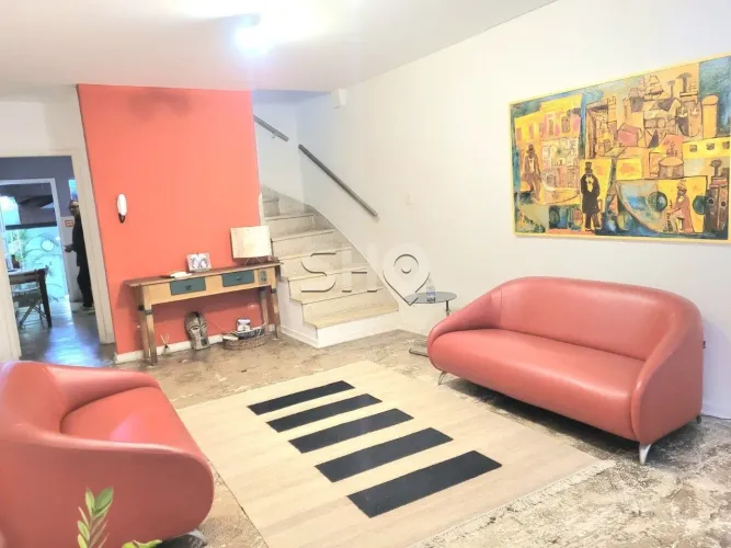Sobrado em Sumaré Zona Oeste de São Paulo com 110m² 2 dormitórios e 2 vagas.