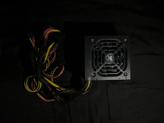 Fonte Cougar VTC 600W 80 Plus White