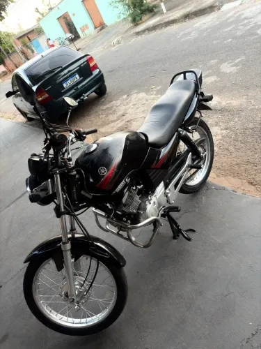 Moto boa de estrutura , o antigo dono tiro na concessionária ele era único dono