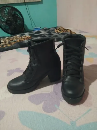 Bota so foi usada 1 vez