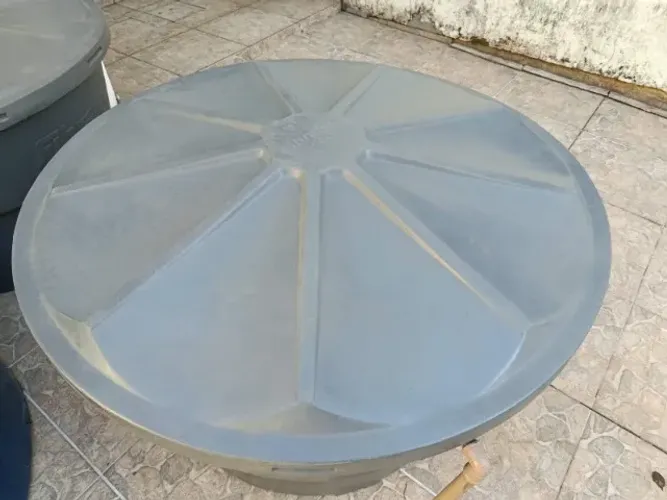 Caixas de agua 500 litros. 200 cada ou 380 as duas.