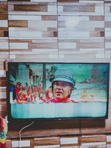 Smart tv LG 49 polegadas ( meia tela ruim)