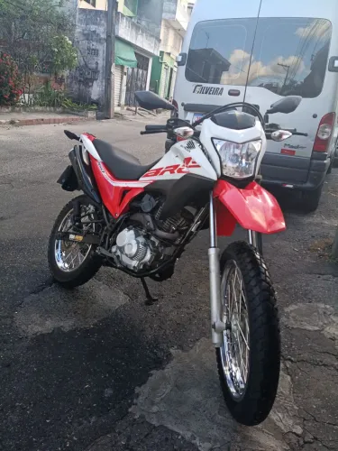Bros 160 sem nada a fazer