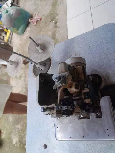 Maquina de overloque semi industrial 