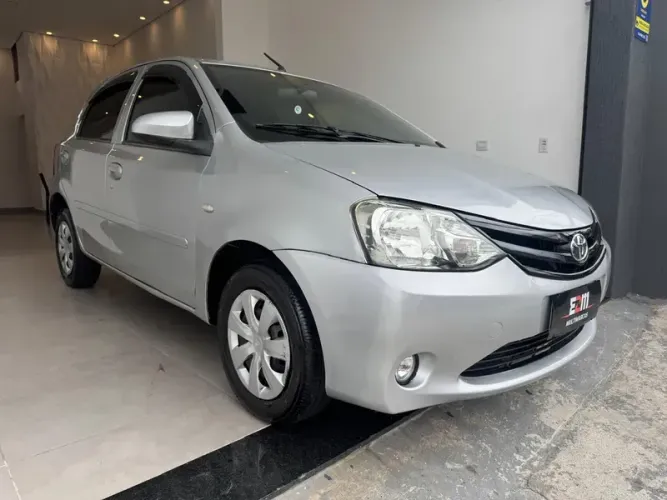Toyota Etios 1.3 Flex 16V 5P Mec. 2014