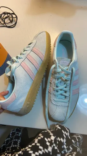 Tênis original adidas brmd azul com rosa claro