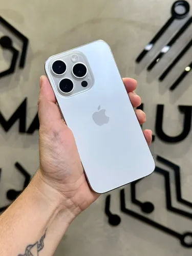 iPhone 15 Pro White Titanium - 128GB (NOTA + GARANTIA)