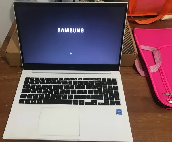 Notebook Samsung Book E20